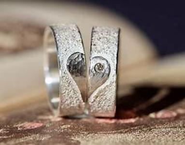 Handcrafted Wedding Rings Make Excellent Choices