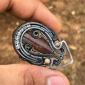 Man Earring: a Radiantly Macho Trend