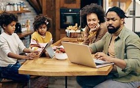 3 Essential Boundaries for Mom Entrepreneurs and Their Husbands