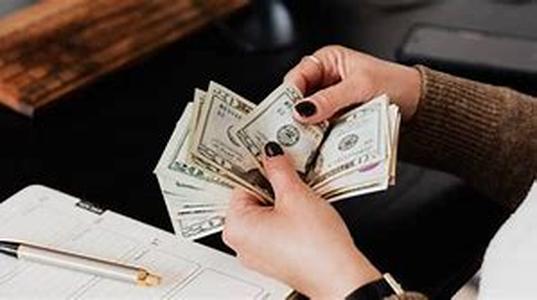 Payday Advance: Money Available to Borrowers for Urgent Use