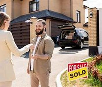 Why This Lawyer Says You Should Buy Car Insurance From An Independent Broker