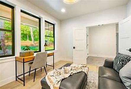 Selective Mortgage Decision Making
