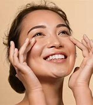 Skin Care - Non-Surgical Treatment With Tretinoin