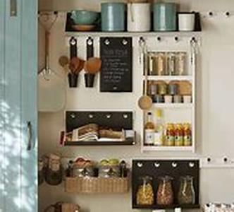 Organize Your Beauty Paraphernalia With A Cosmetic Bag