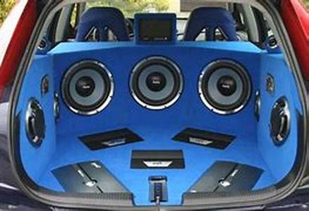 Auto Navigation Systems are Aids not Replacements for Attentive Driving