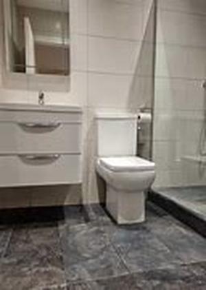London bathroom fitters: Bathroom visual enlargement