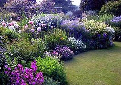 Flower arranging - the love of flowers and colors is all you need