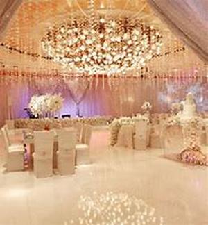 Wedding Bouquets: Fresh Flower, or Silk