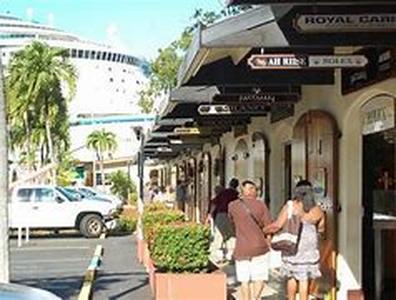 Shopping in Niagara Falls  Shopping is one of the activities that most women love to do