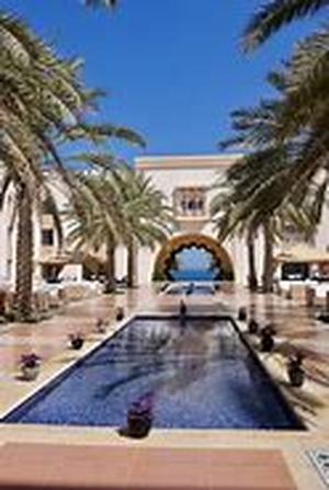 Mayan Palace Acapulco lives up to its name, as a five-star palace of two hundred private acres presenting a magical world of limitless luxury and endless entertainment