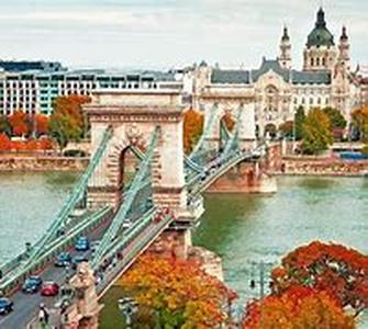 Budapest, Hungary Hotel Map  Where in the world can you find a city that is divided by a long river