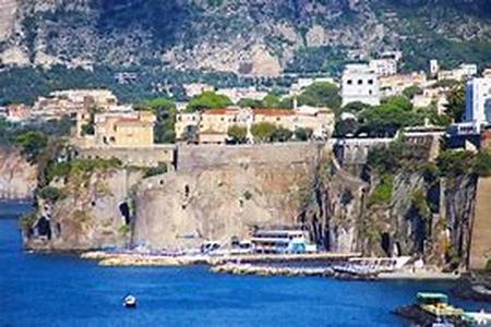 Italy By Bike: Bike Hotels Near Rome