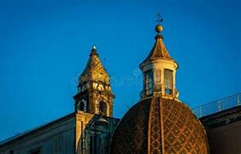 Naples Italy Attractions  It there is a place in Italy that really captures the many hearts of tourists and Italian themselves that would be no other than Naples