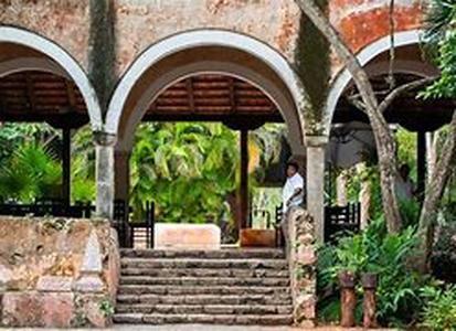 Costa Rica Vacation: Travel By Horseback, Canoe And Hot-air Balloon
