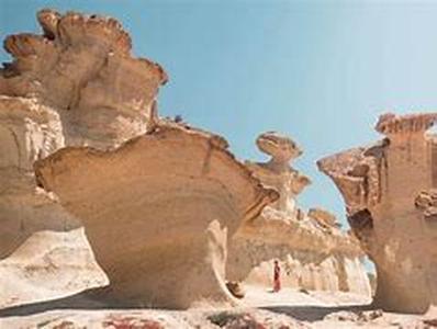 What to Consider Before Planning a Hiking Adventure